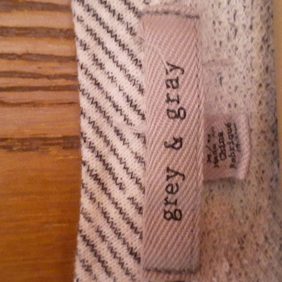 Grey & Gray womens cozy subtle black and gray top with waist tie size me… - Picture 6 of 8